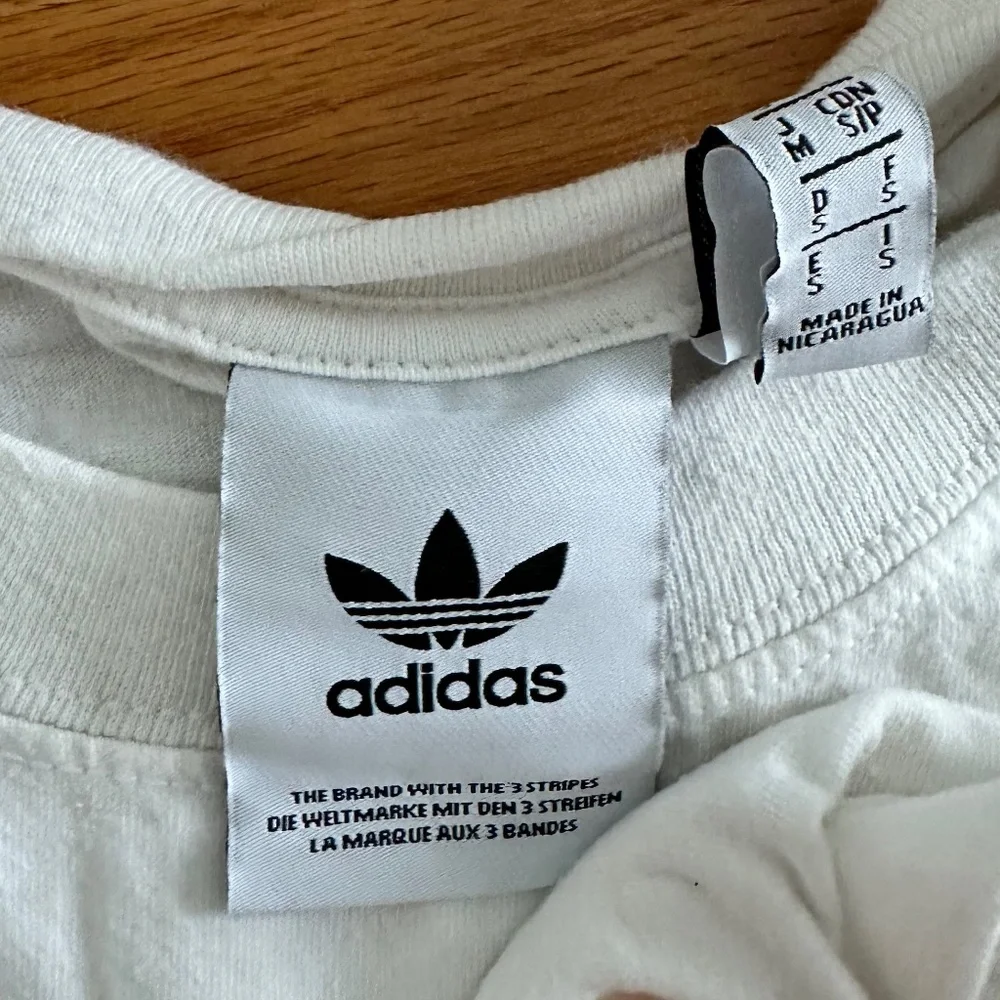 adidas Men's New York Graphic Tee (S)